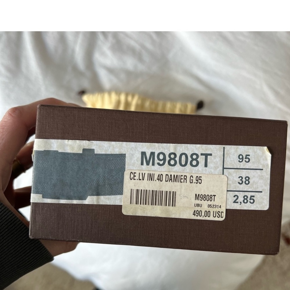 Worn once perfect condition 
Box and dust bag included